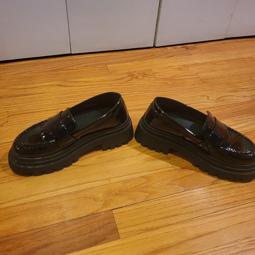 Forever 21 Black Patent Loafers - Picture 3 of 5